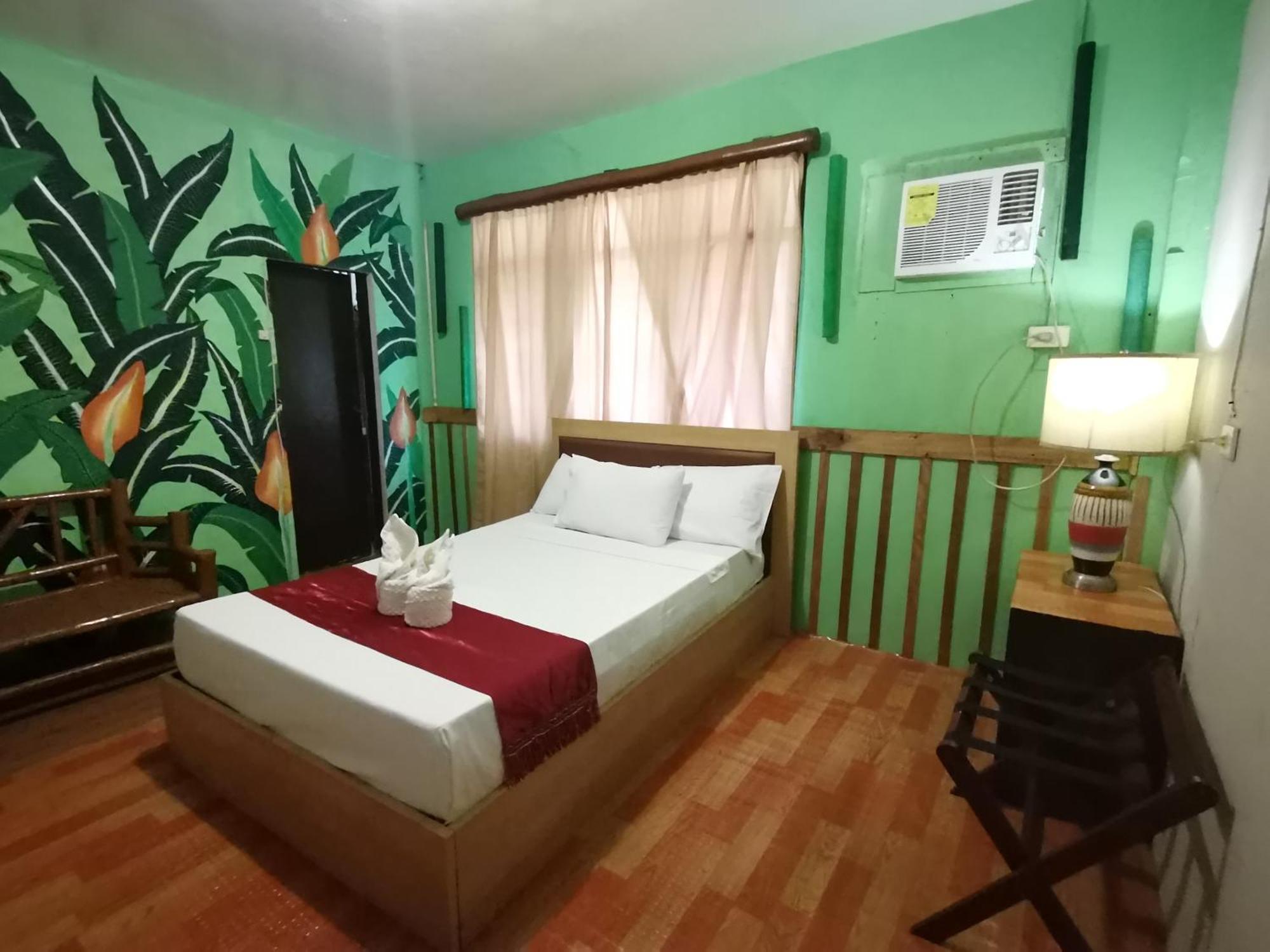 Coron Town Traveller'S Dormitory Exterior foto