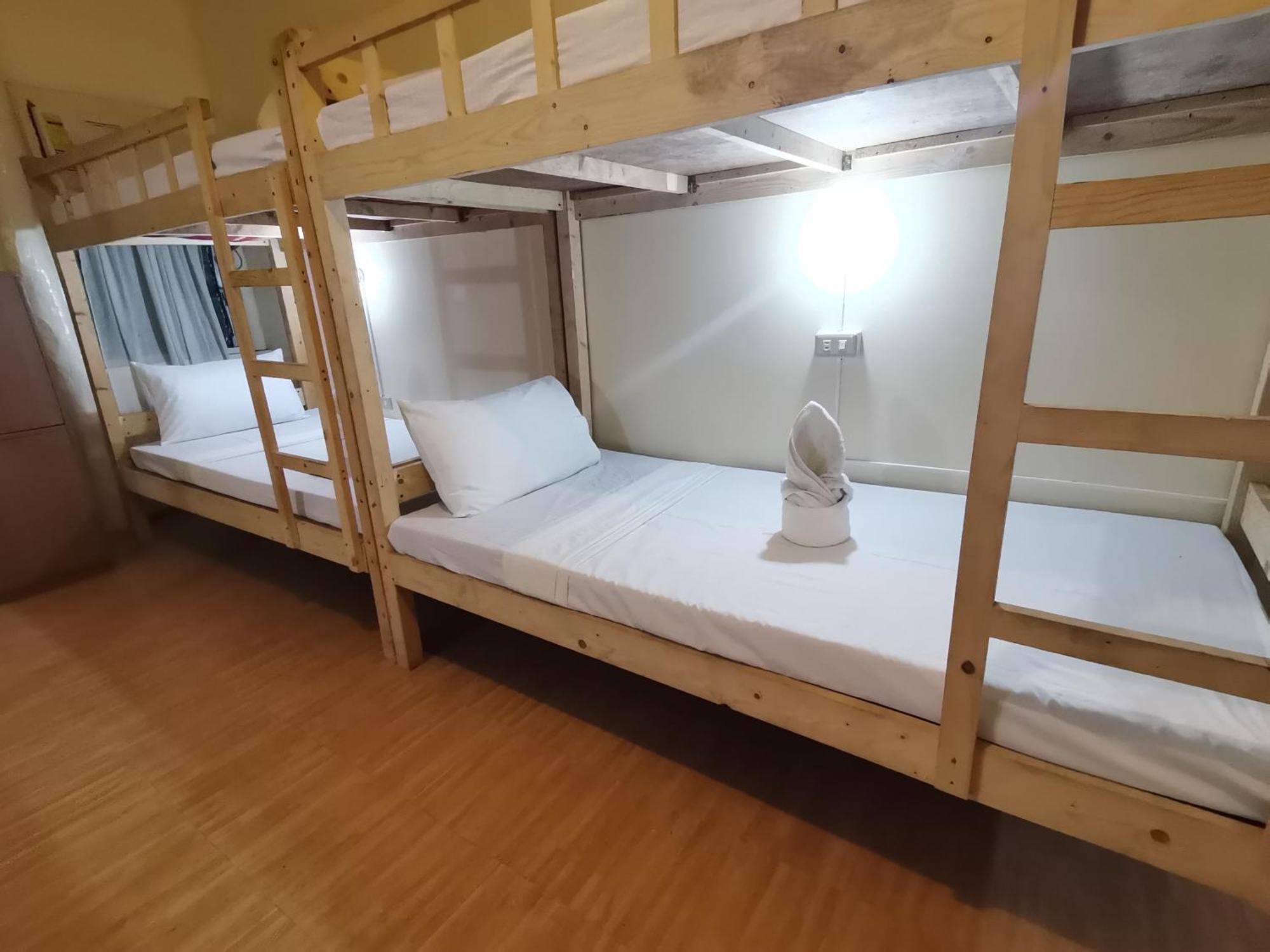 Coron Town Traveller'S Dormitory Exterior foto