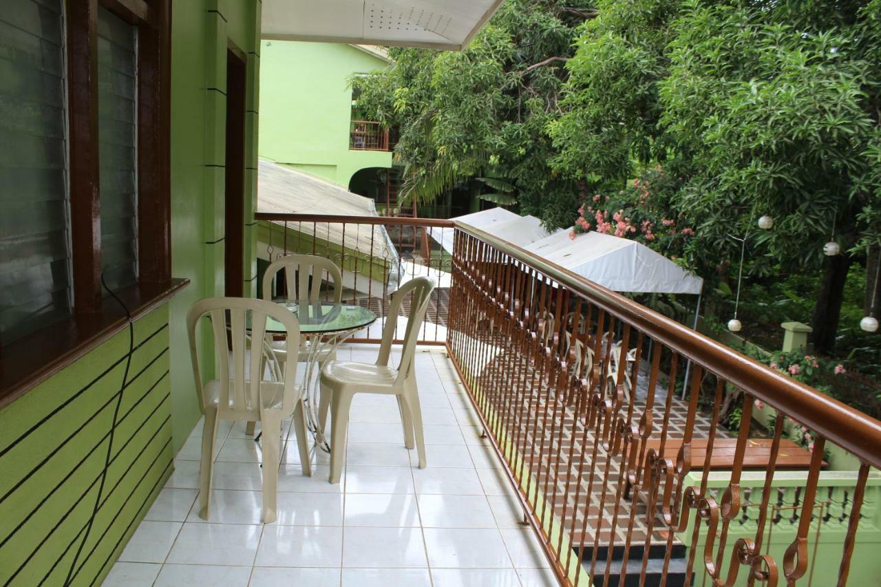 Coron Town Traveller'S Dormitory Exterior foto
