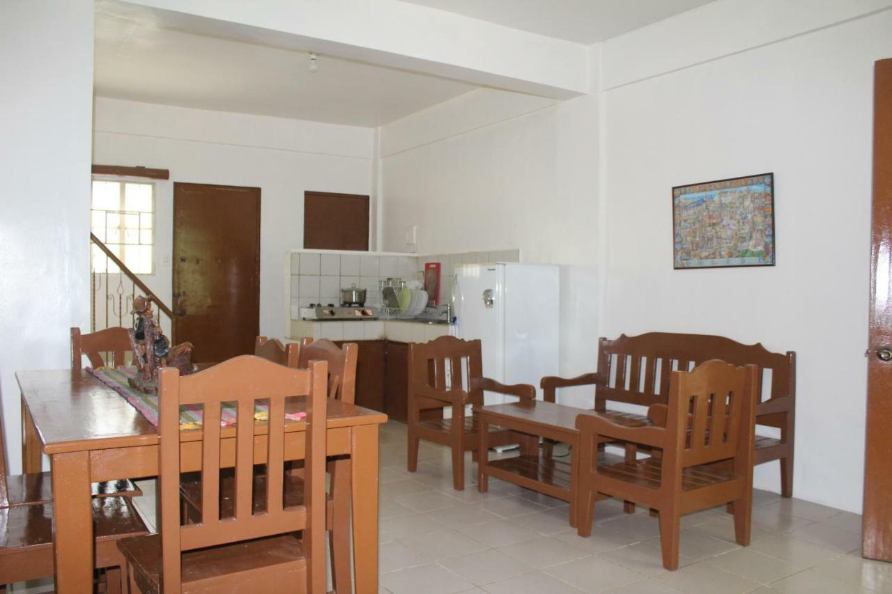 Coron Town Traveller'S Dormitory Exterior foto
