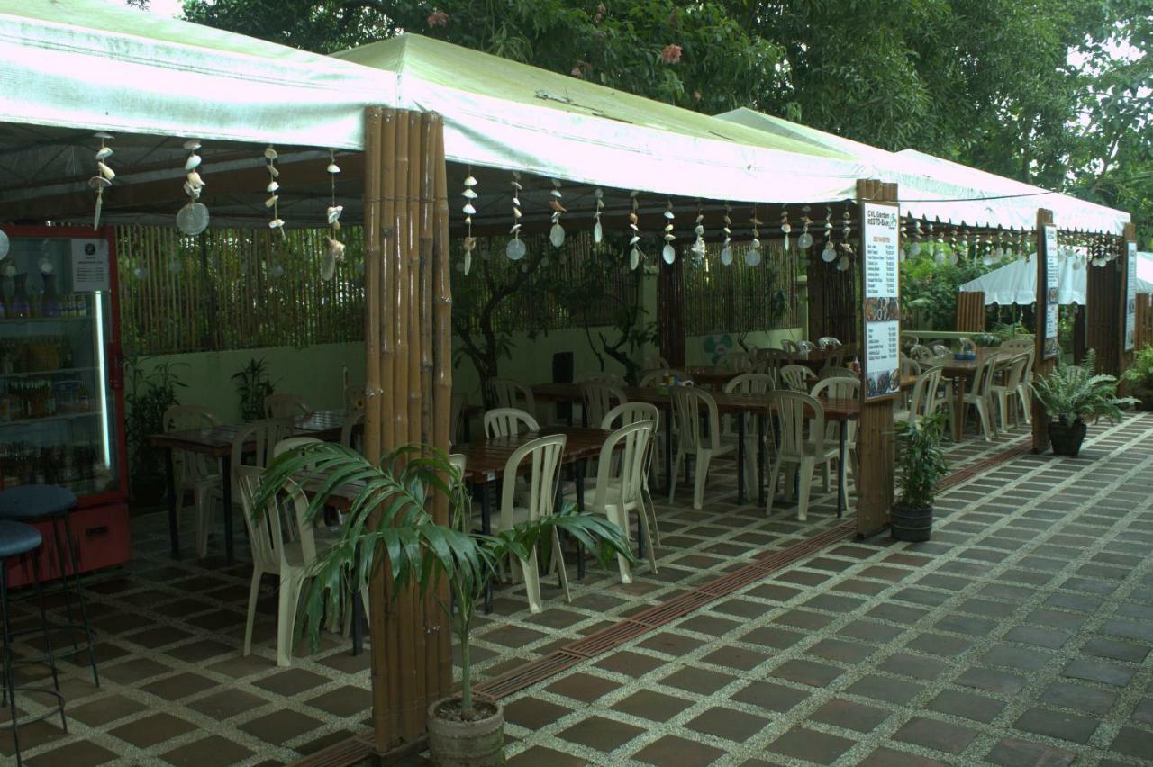 Coron Town Traveller'S Dormitory Exterior foto