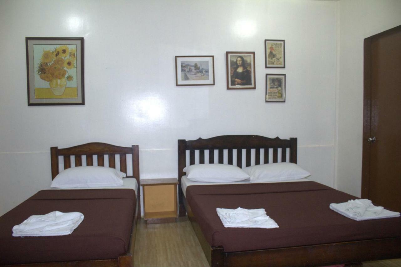 Coron Town Traveller'S Dormitory Exterior foto