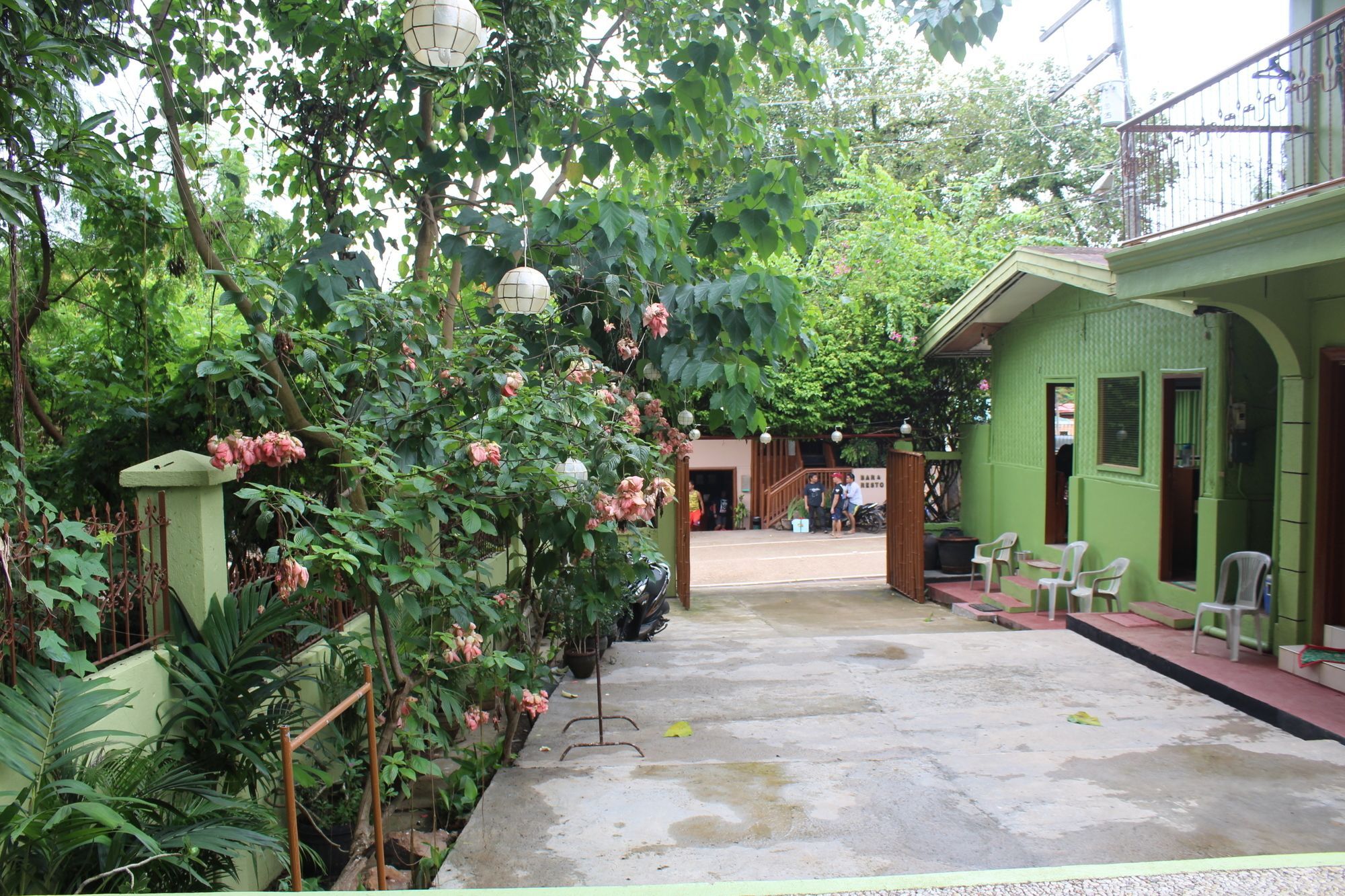 Coron Town Traveller'S Dormitory Exterior foto