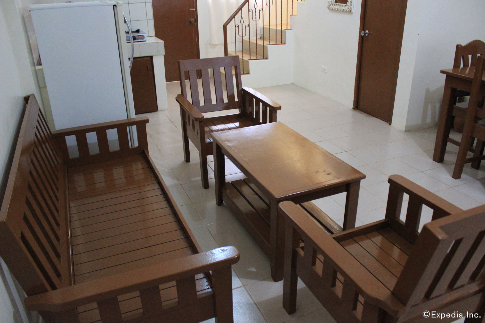 Coron Town Traveller'S Dormitory Exterior foto