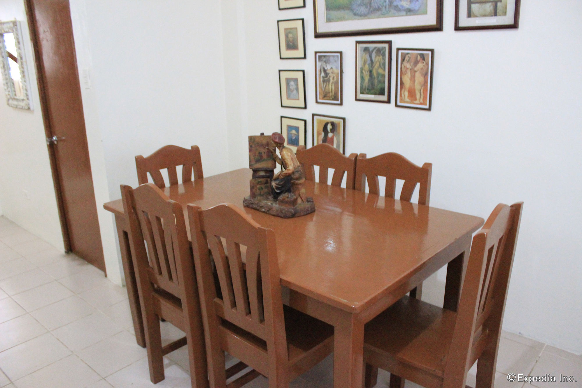 Coron Town Traveller'S Dormitory Exterior foto