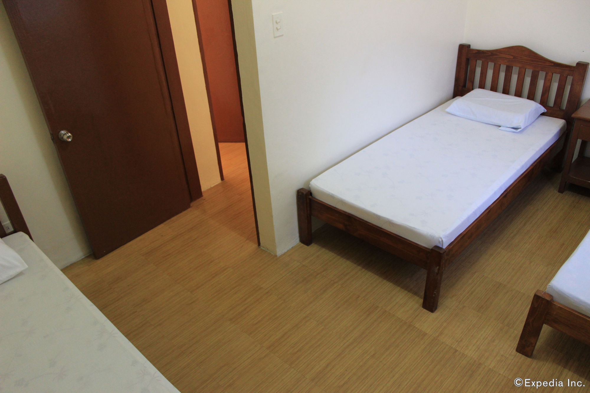 Coron Town Traveller'S Dormitory Exterior foto