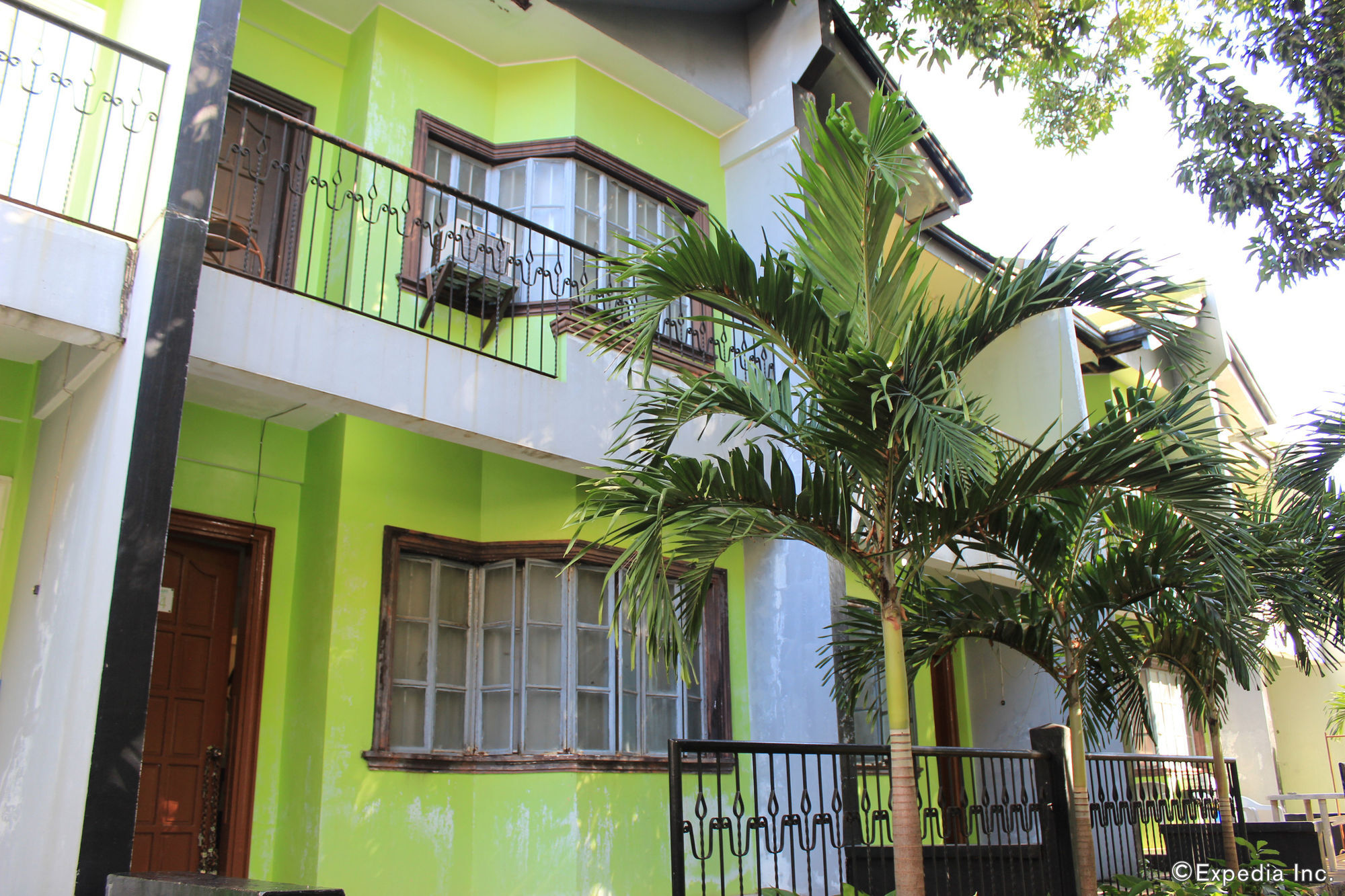 Coron Town Traveller'S Dormitory Exterior foto