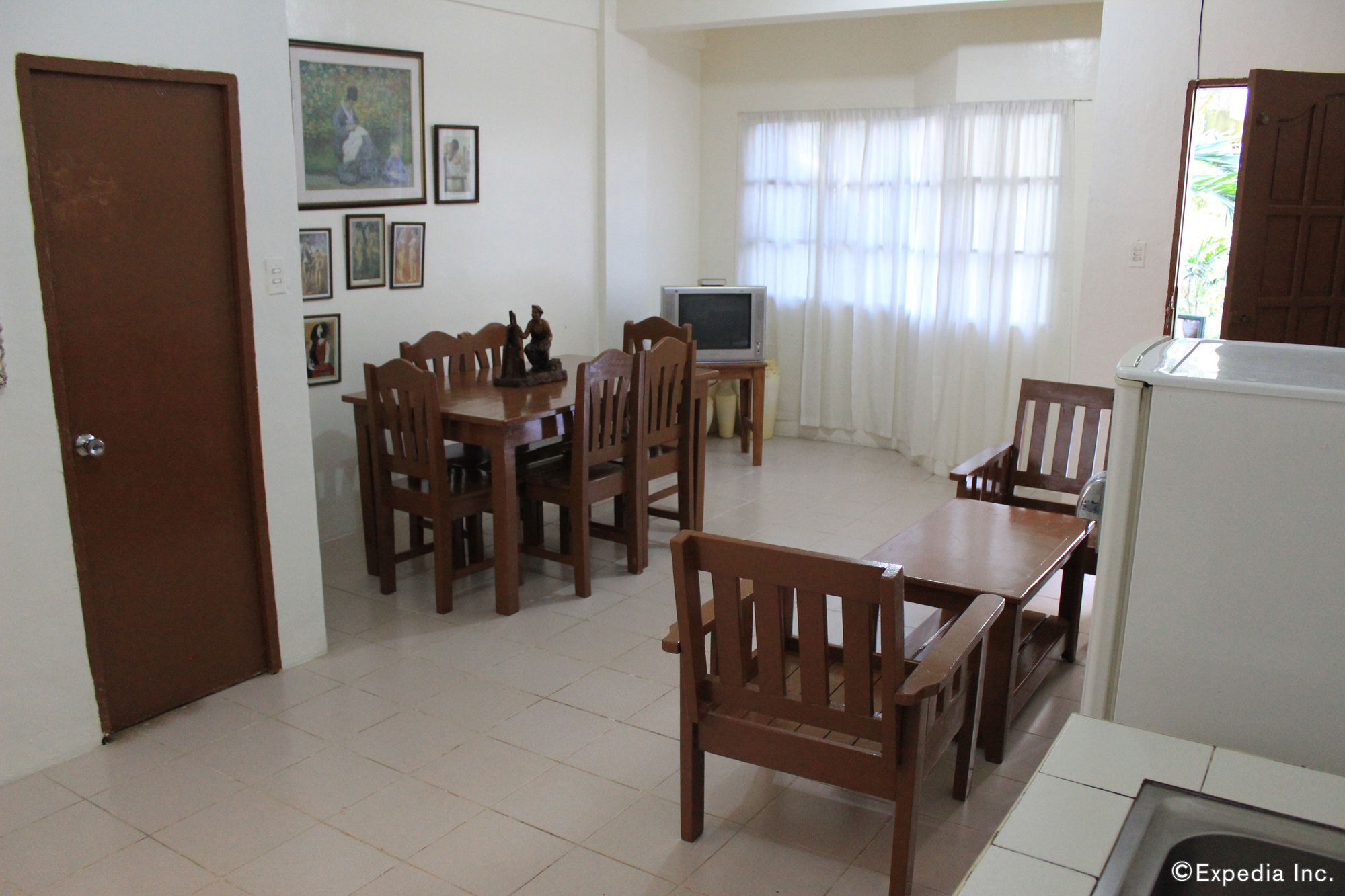 Coron Town Traveller'S Dormitory Exterior foto
